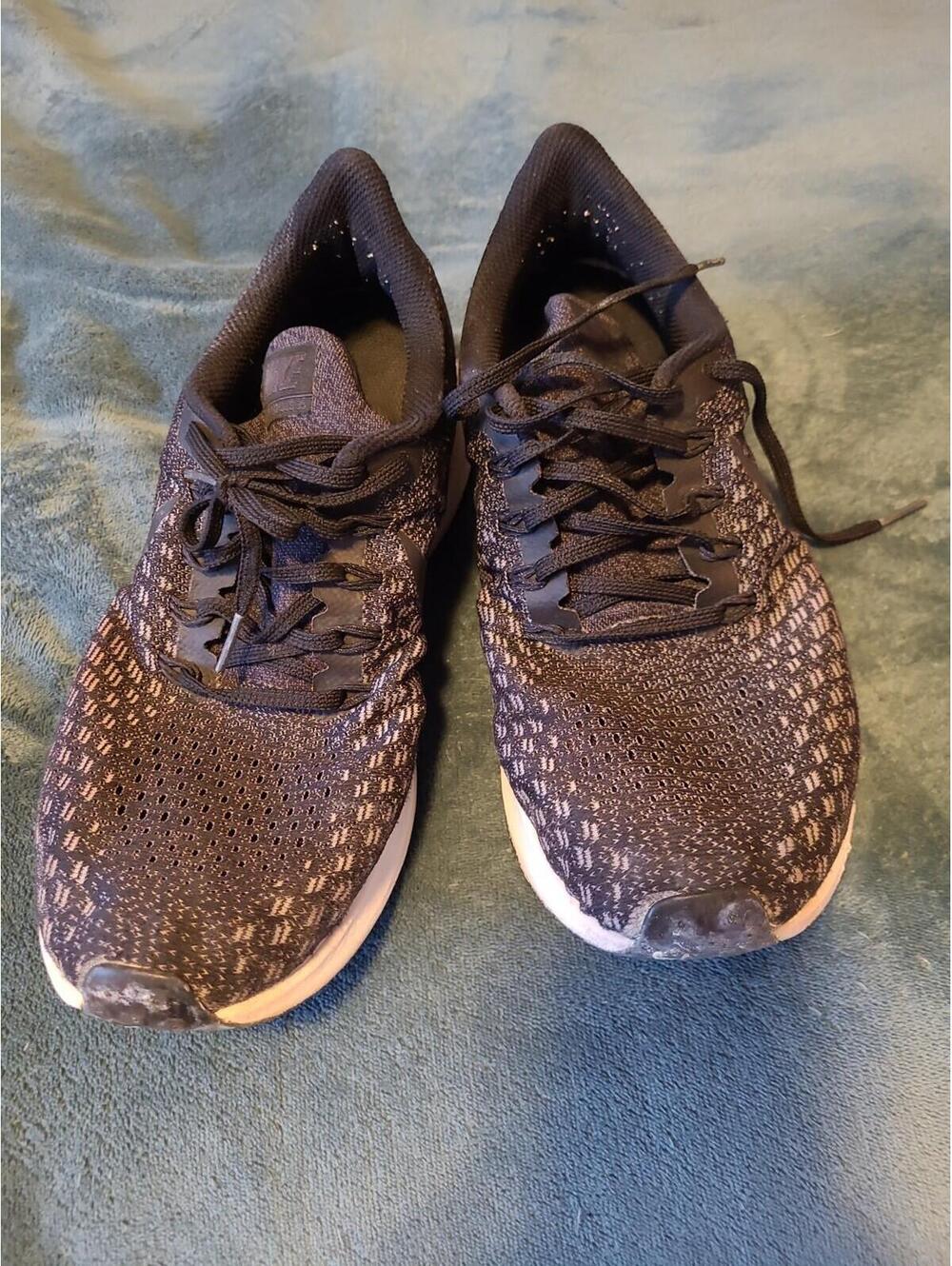 Nike Air Zoom Pegasus 35 Triple Black Size 10.5 942851-002